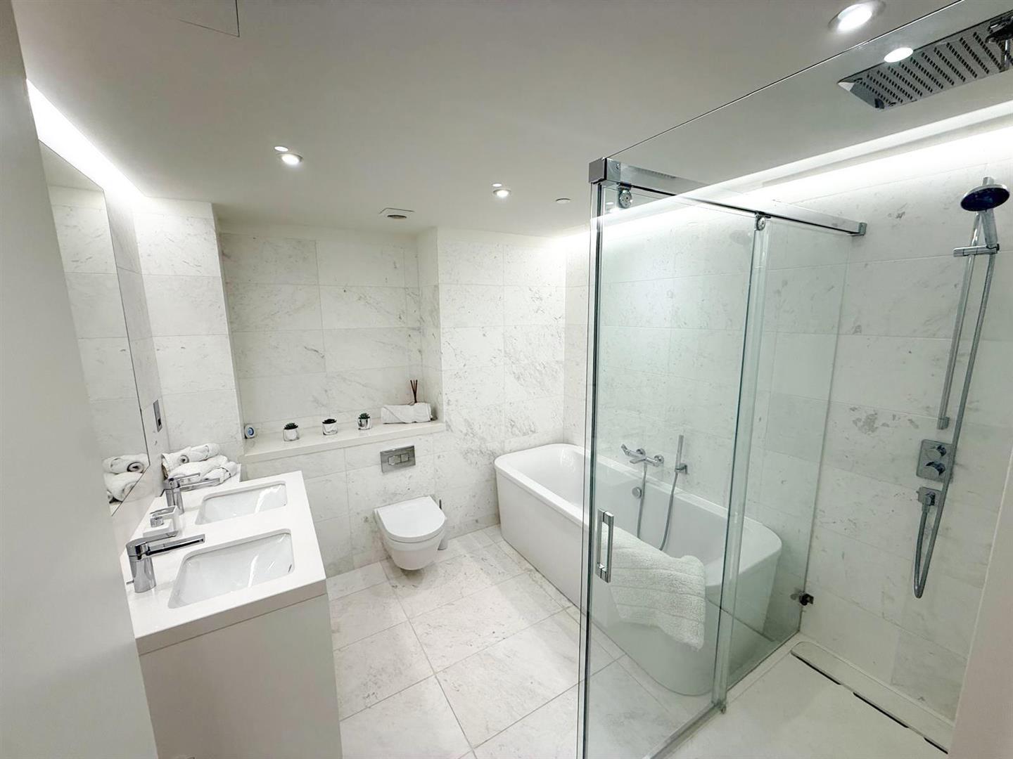 Image of Apartment - 5 Bedrooms - 4 Bathrooms for Rental in EuroCity-Gibraltar, Image 12